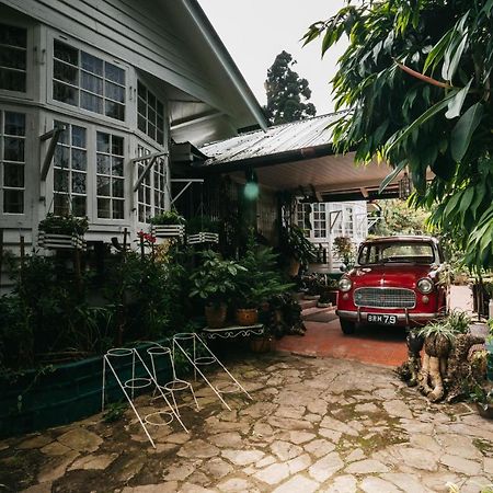 Rock Cliff Home Stay Shillong Esterno foto