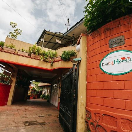 Rock Cliff Home Stay Shillong Esterno foto