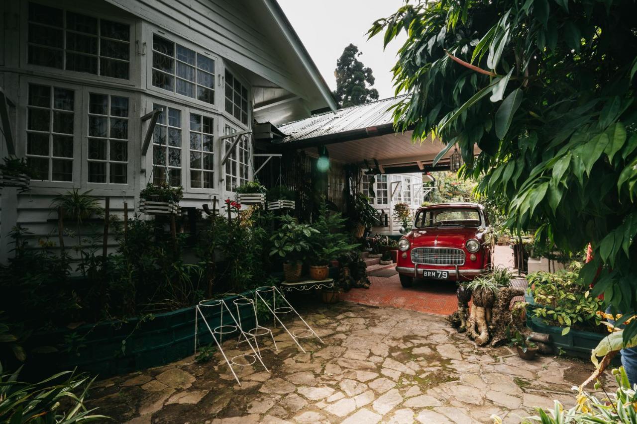 Rock Cliff Home Stay Shillong Esterno foto