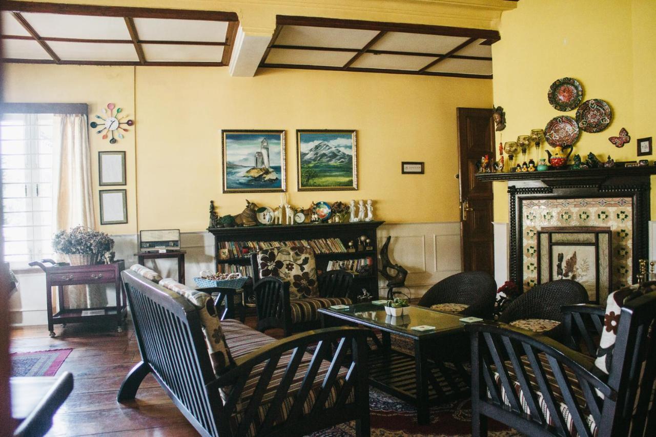 Rock Cliff Home Stay Shillong Esterno foto