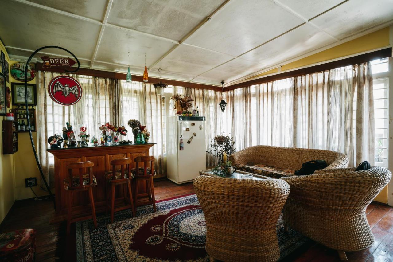 Rock Cliff Home Stay Shillong Esterno foto