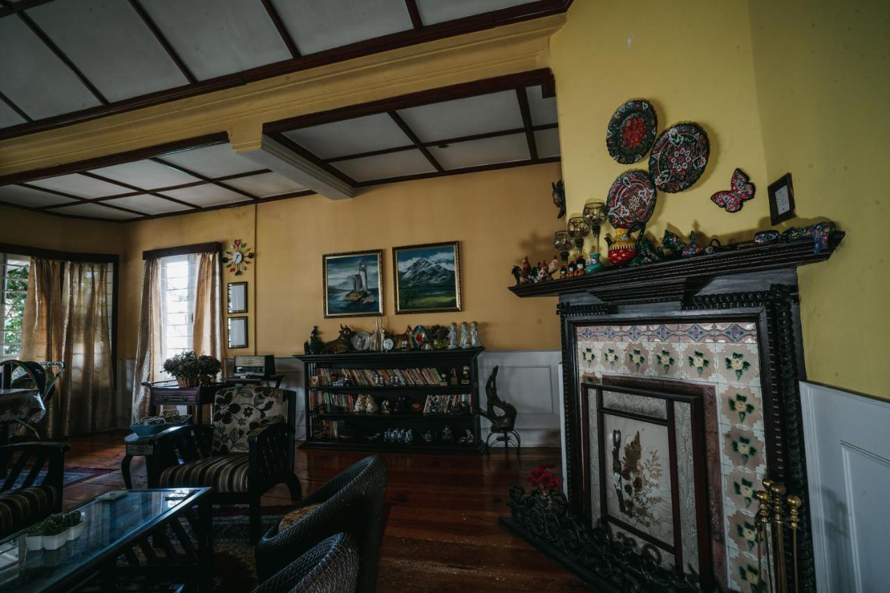 Rock Cliff Home Stay Shillong Esterno foto