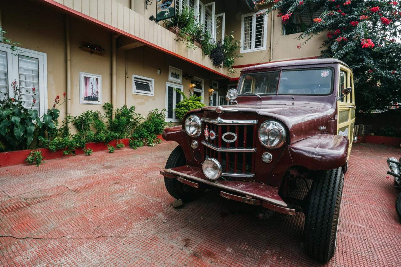 Rock Cliff Home Stay Shillong Esterno foto