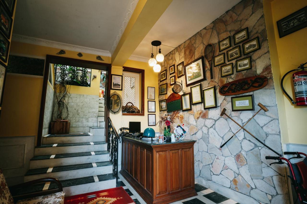Rock Cliff Home Stay Shillong Esterno foto