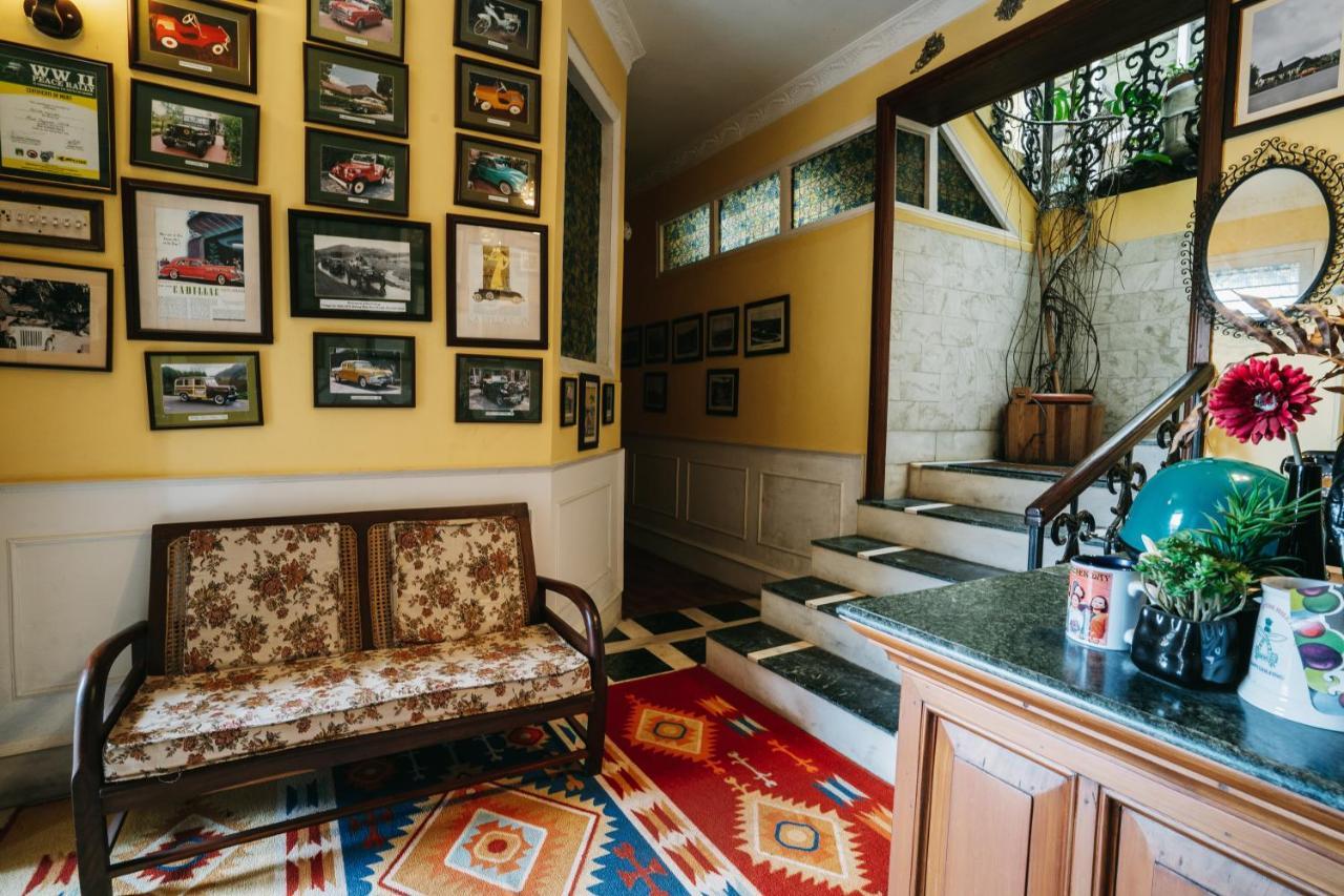 Rock Cliff Home Stay Shillong Esterno foto