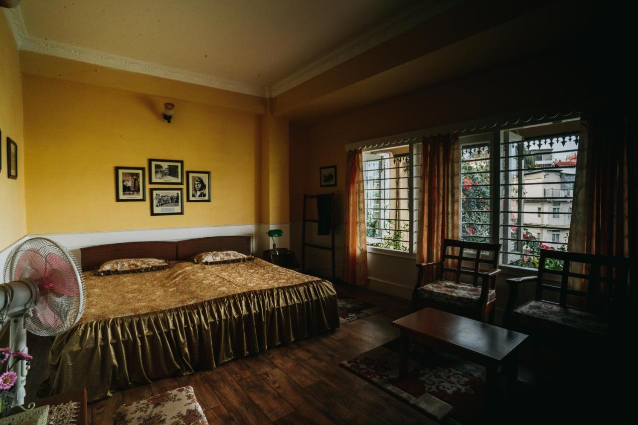 Rock Cliff Home Stay Shillong Esterno foto