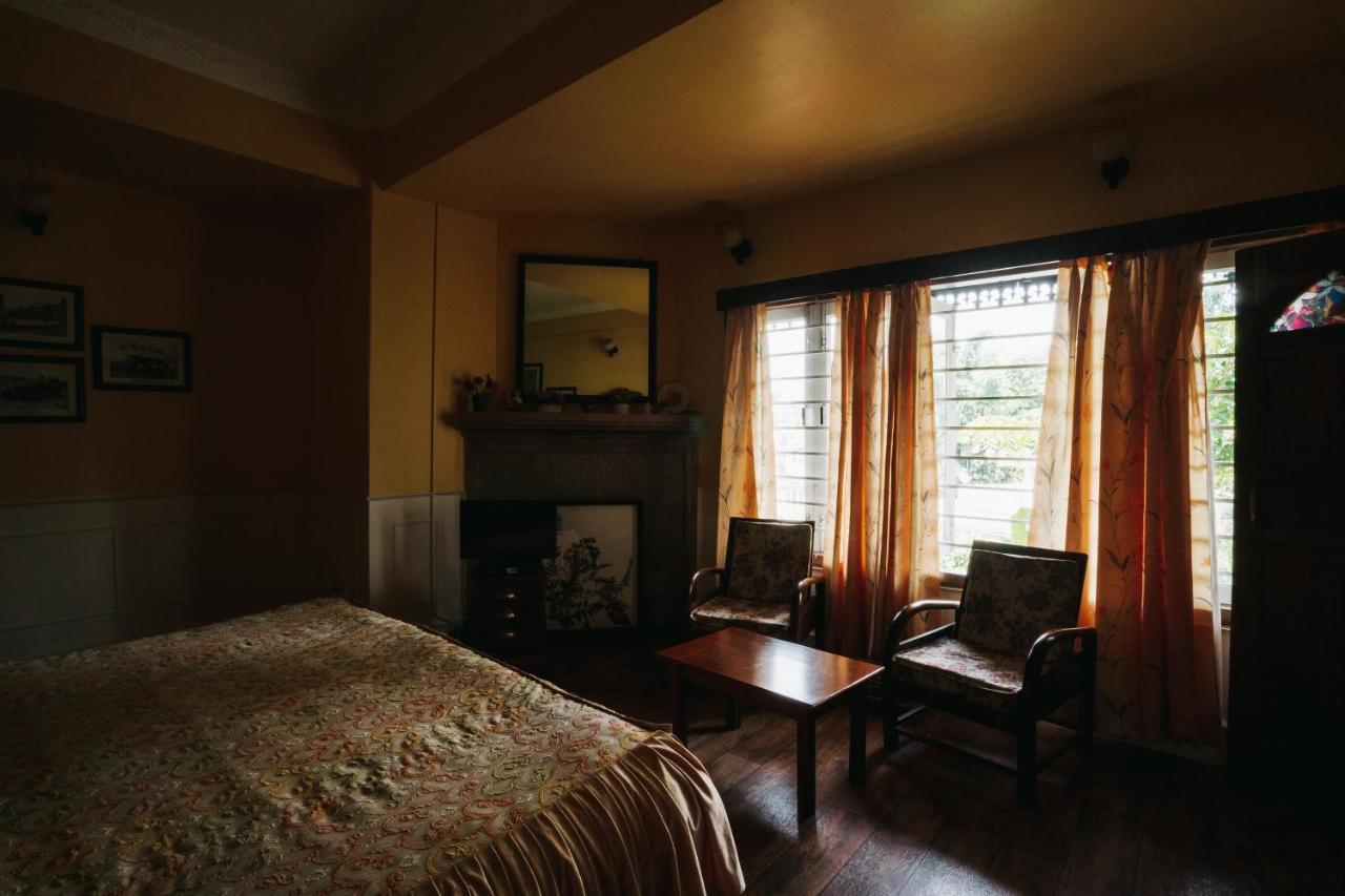 Rock Cliff Home Stay Shillong Esterno foto