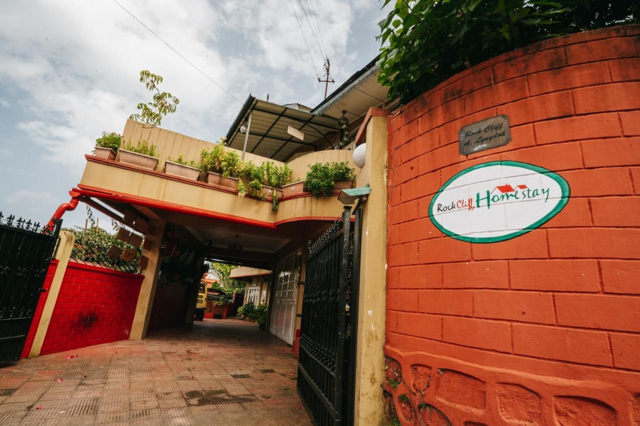 Rock Cliff Home Stay Shillong Esterno foto