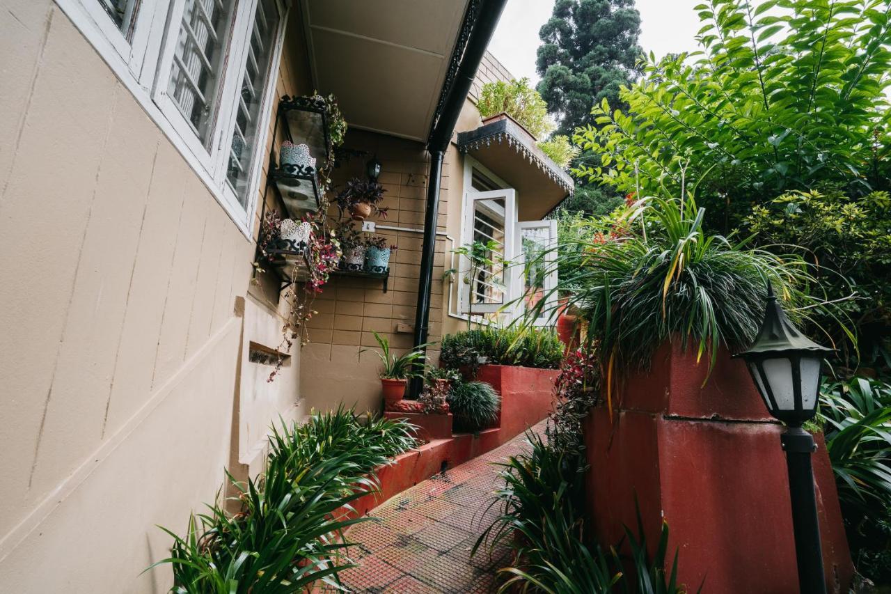 Rock Cliff Home Stay Shillong Esterno foto